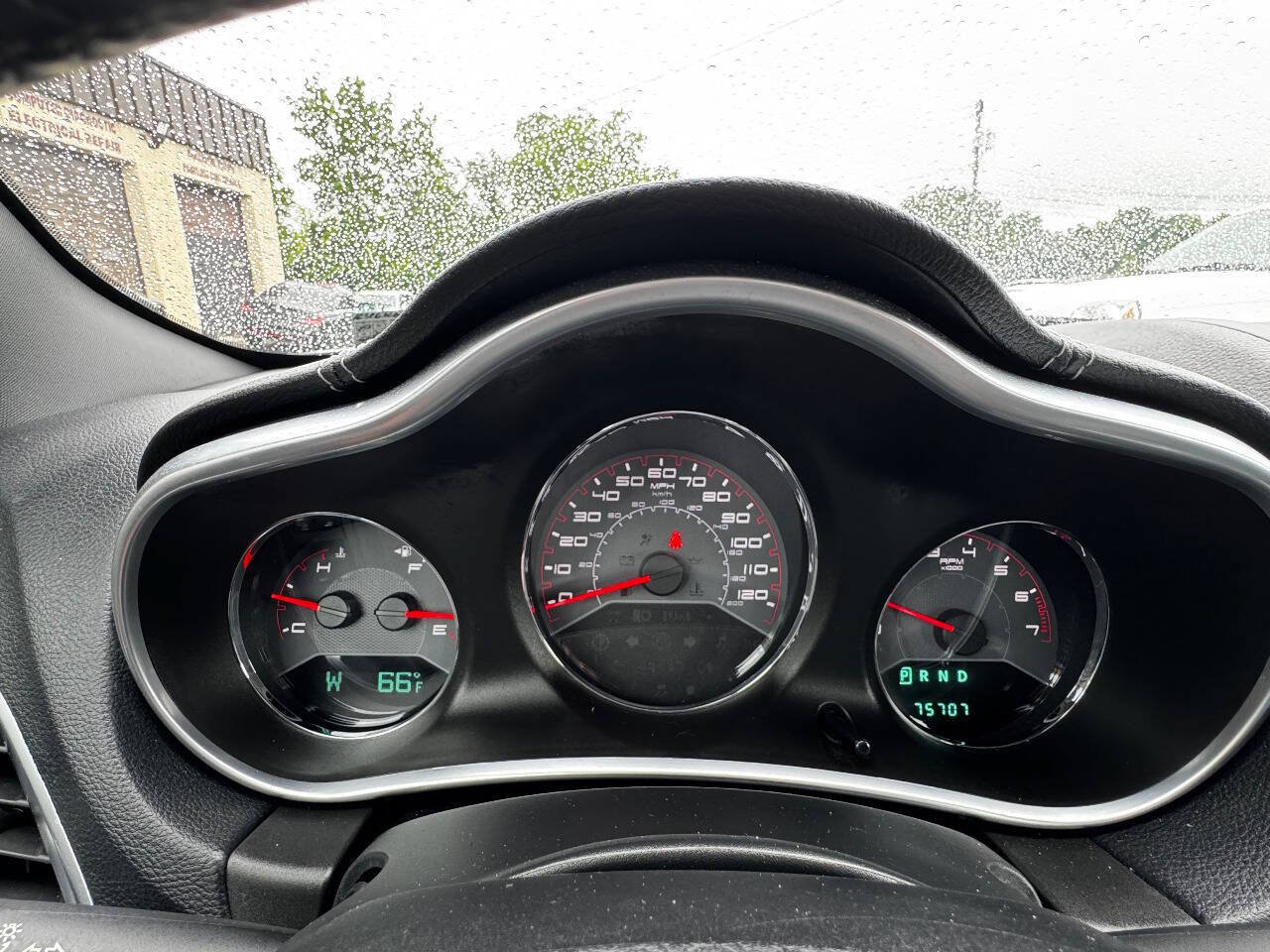 Used 2012 Dodge Avenger SXT FWD image 14