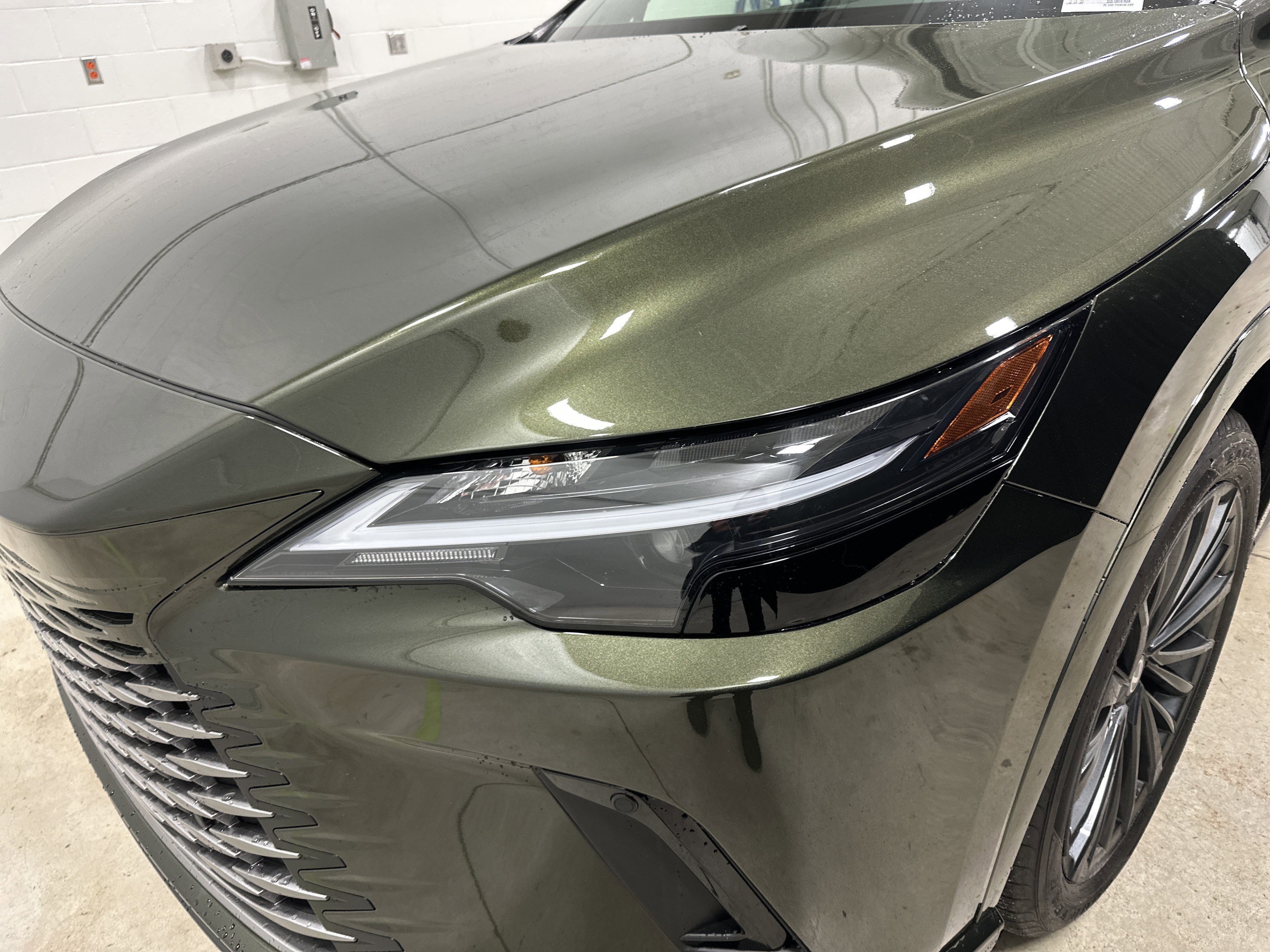 Certified 2025 Lexus RX 350h 350h Premium w/ Accessory Package image 6