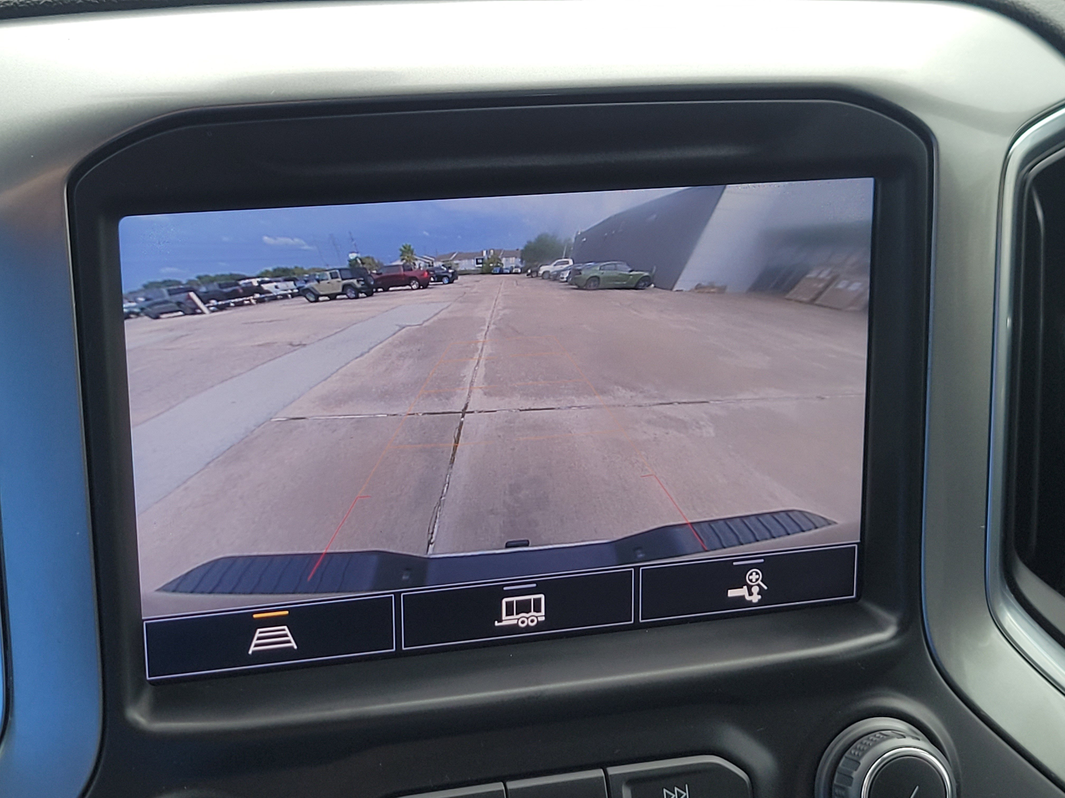 Used 2022 Chevrolet Silverado 2500 LTZ w/ LTZ Convenience Package image 18