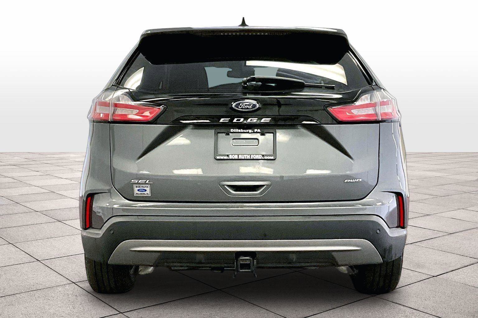 Used 2024 Ford Edge SEL w/ Convenience Package image 4