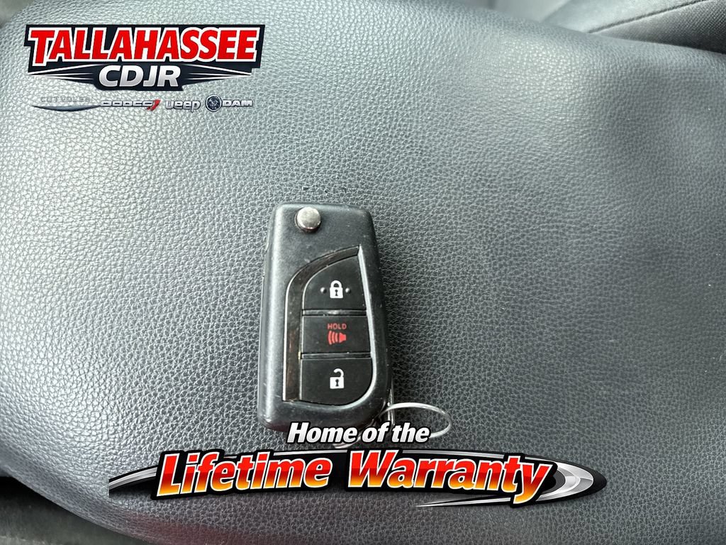 Used 2021 Toyota RAV4 LE FWD image 28