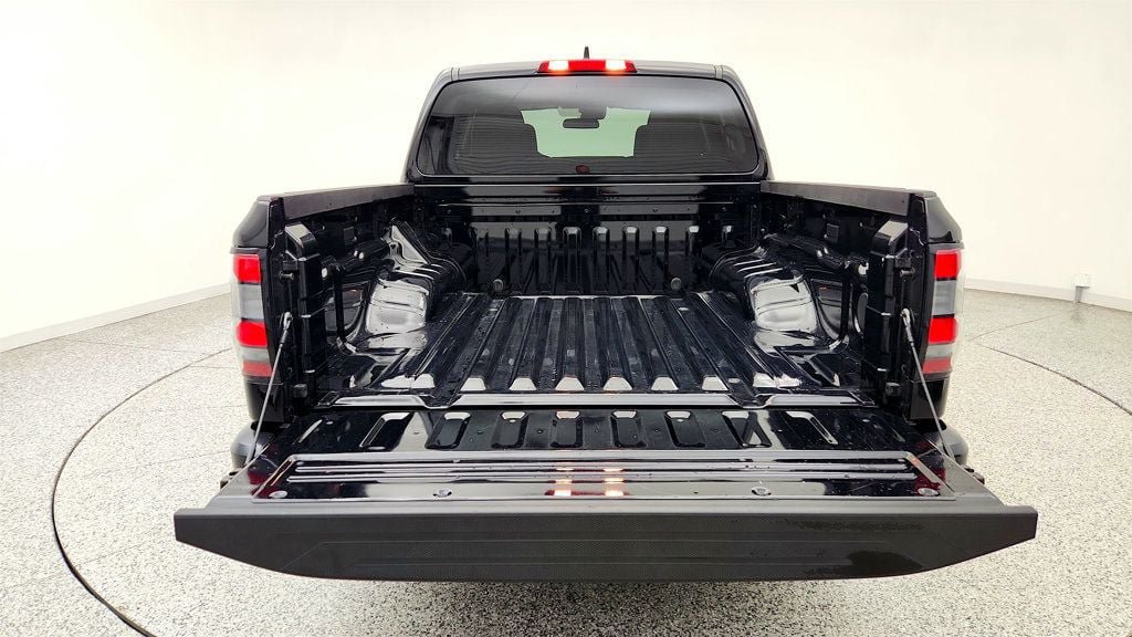 Used 2025 Nissan Frontier S AWD/4WD image 19