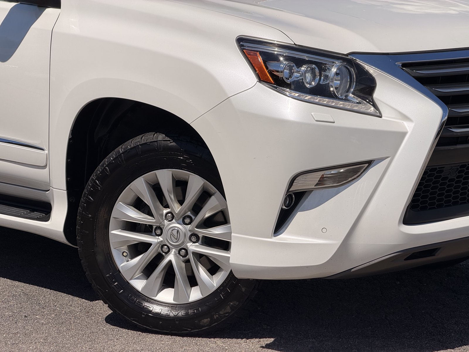 Used 2017 Lexus GX 460 Premium AWD/4WD image 3