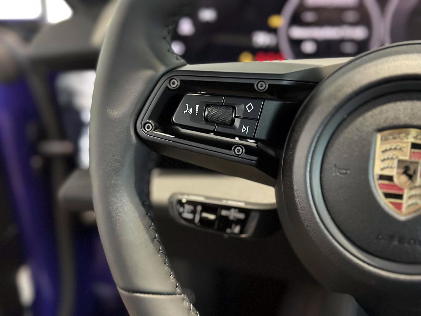 Certified 2025 Porsche Taycan image 29