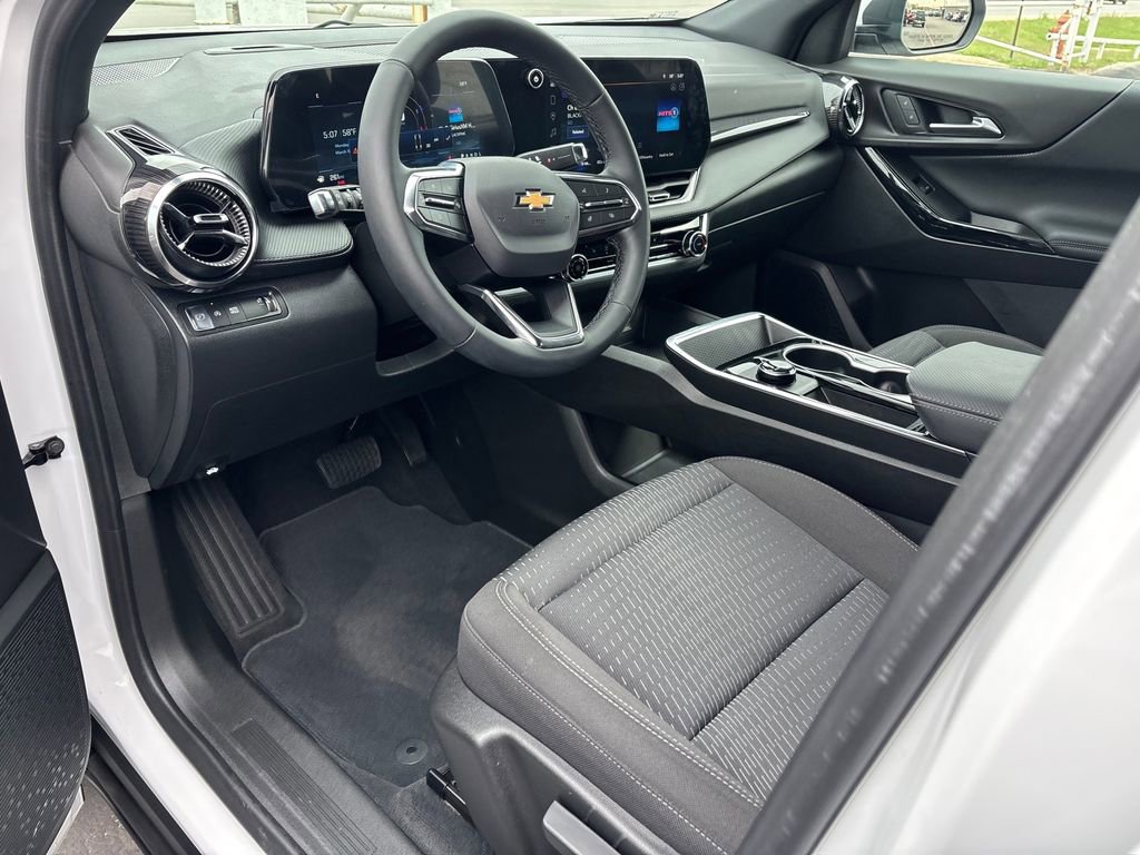 Used 2026 Chevrolet Equinox LT image 7