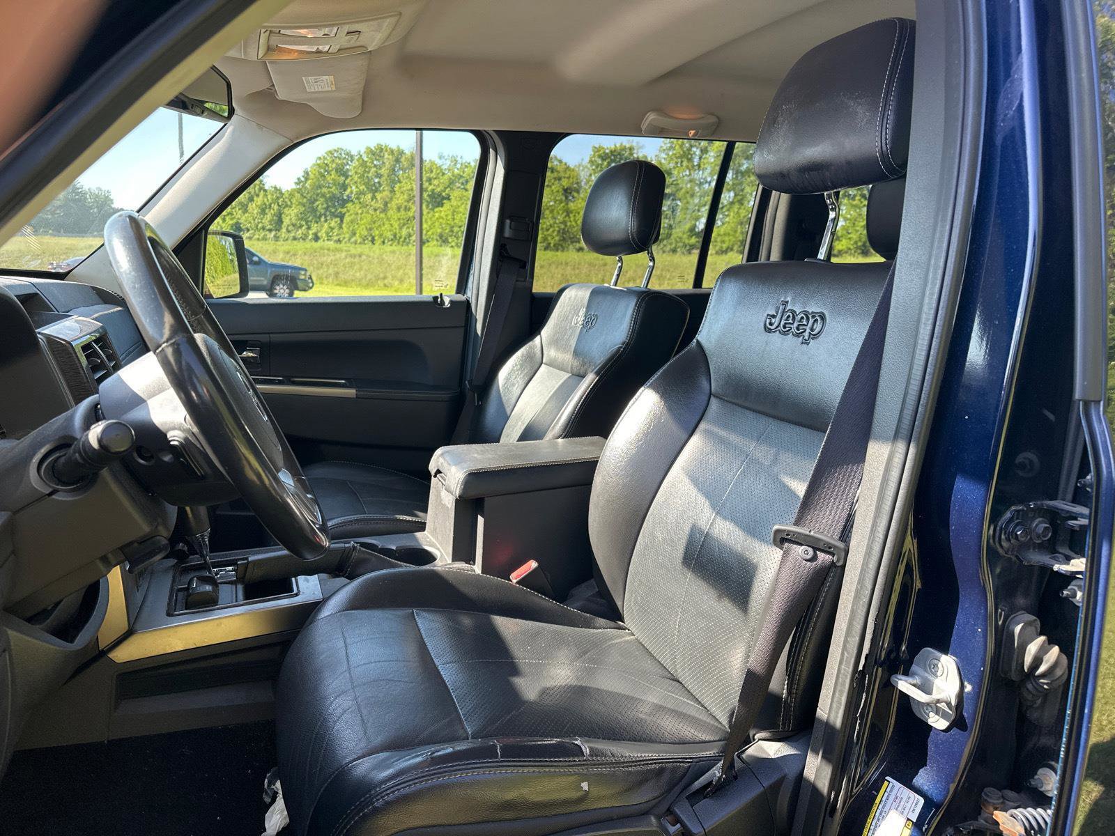 Used 2012 Jeep Liberty Limited Jet w/ Comfort/Convenience Group AWD/4WD image 6