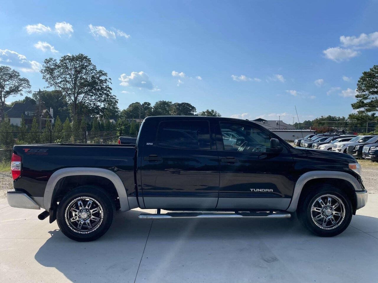 Used 2015 Toyota Tundra SR5 w/ SR5 Upgrade Package RWD image 9