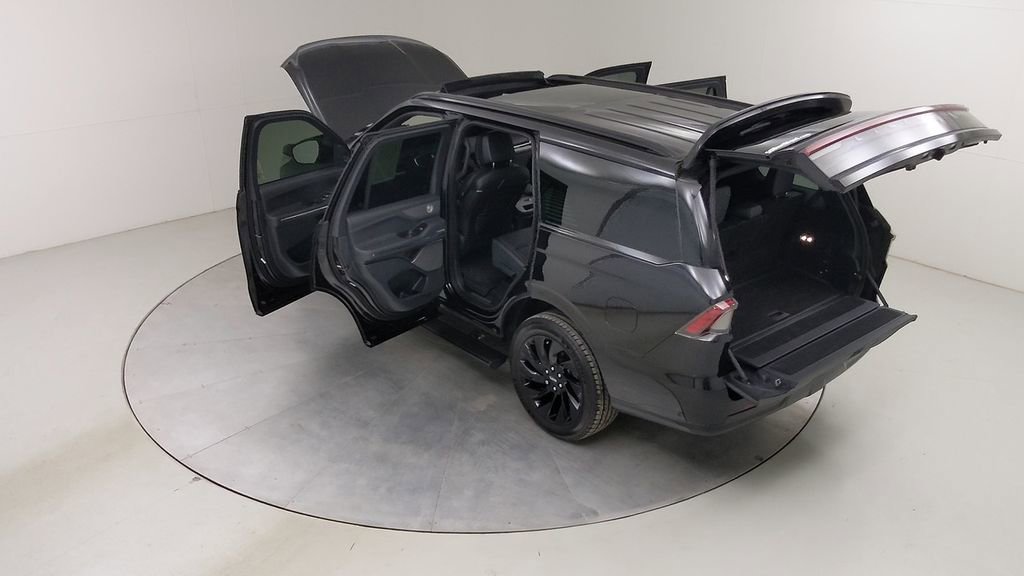 Used 2025 Lincoln Navigator Reserve w/ Jet Appearance Package image 58