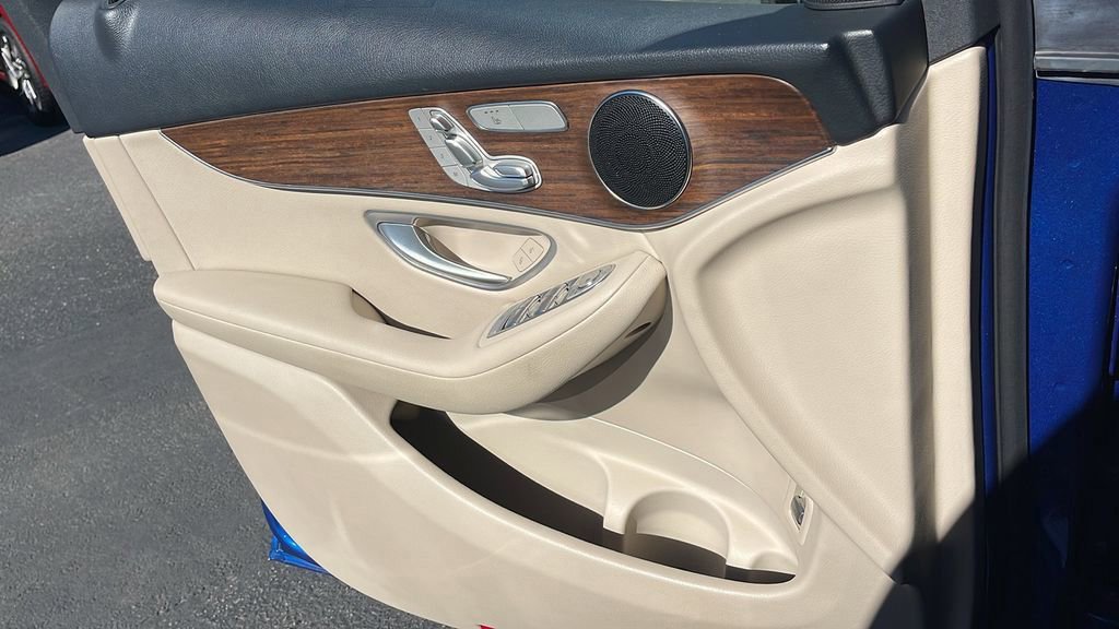 Used 2022 Mercedes-Benz GLC 300 image 26
