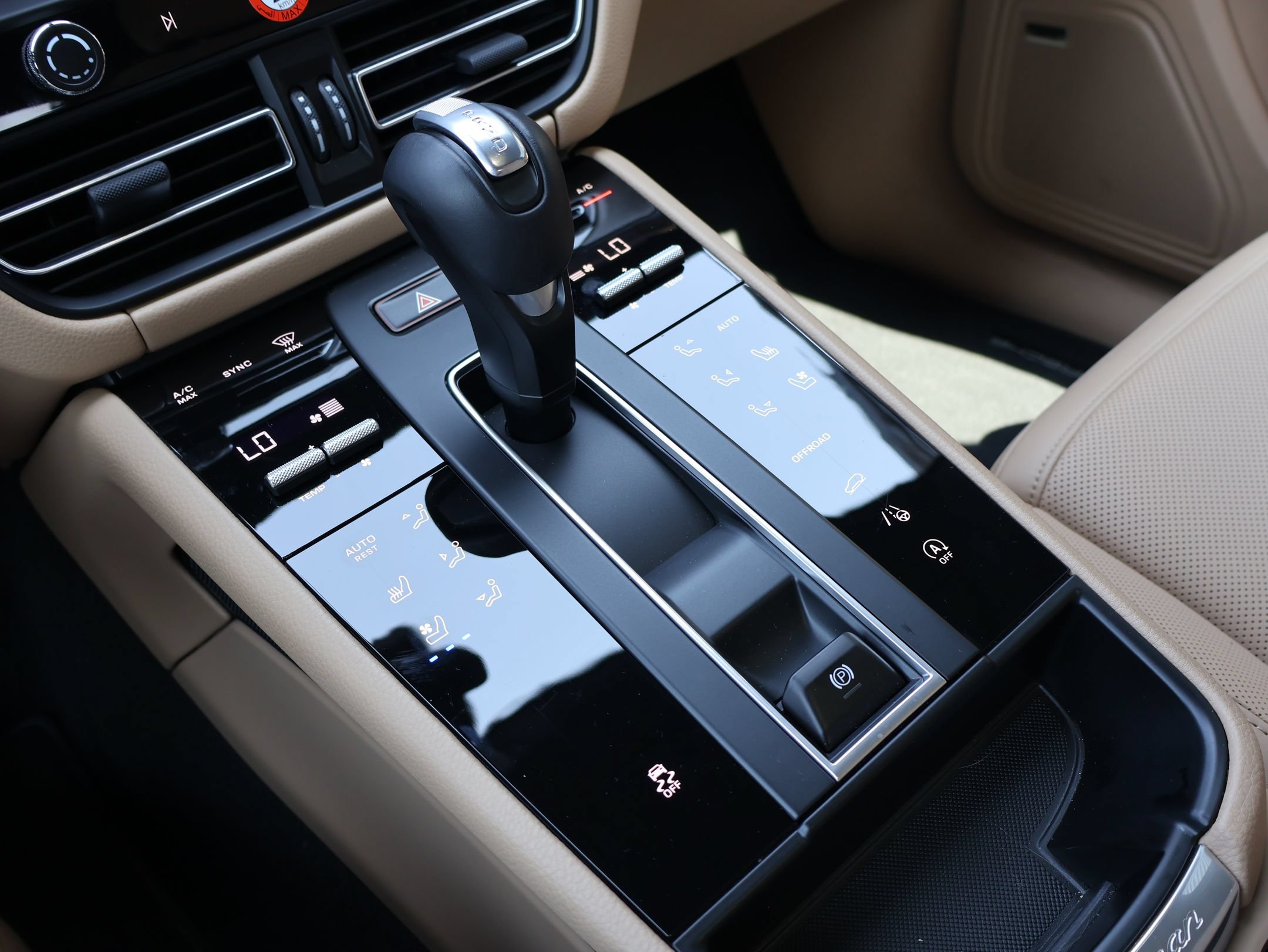 Certified 2026 Porsche Macan AWD/4WD image 21