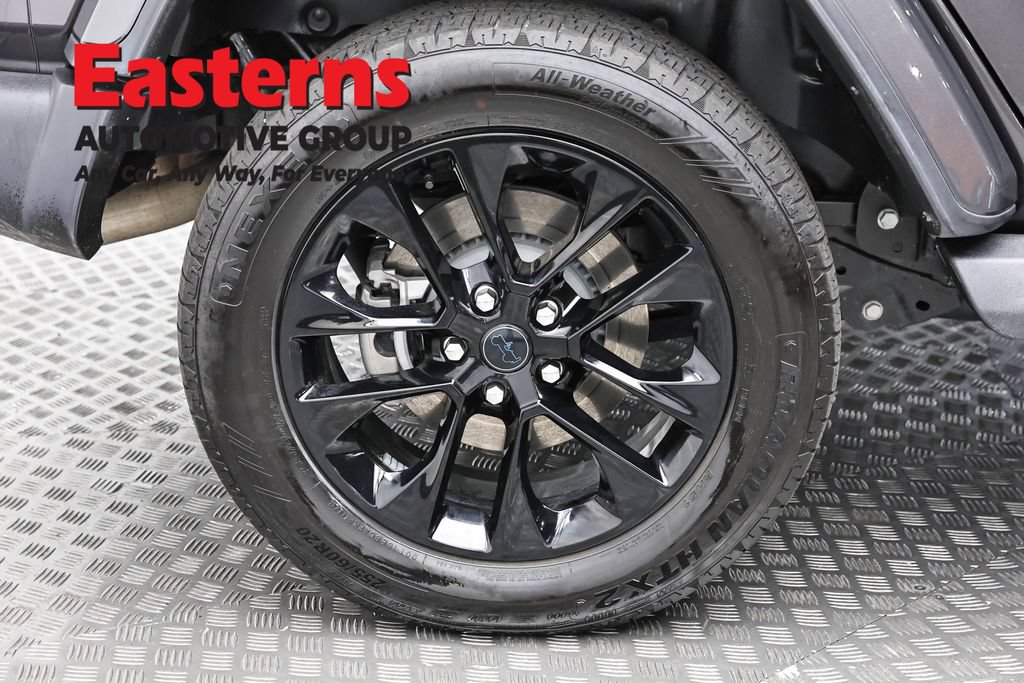 Used 2025 Jeep Wrangler Unlimited Sahara AWD/4WD image 27