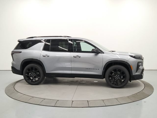 New 2026 Chevrolet Traverse RS w/ LPO, Floor Liner Package FWD image 8