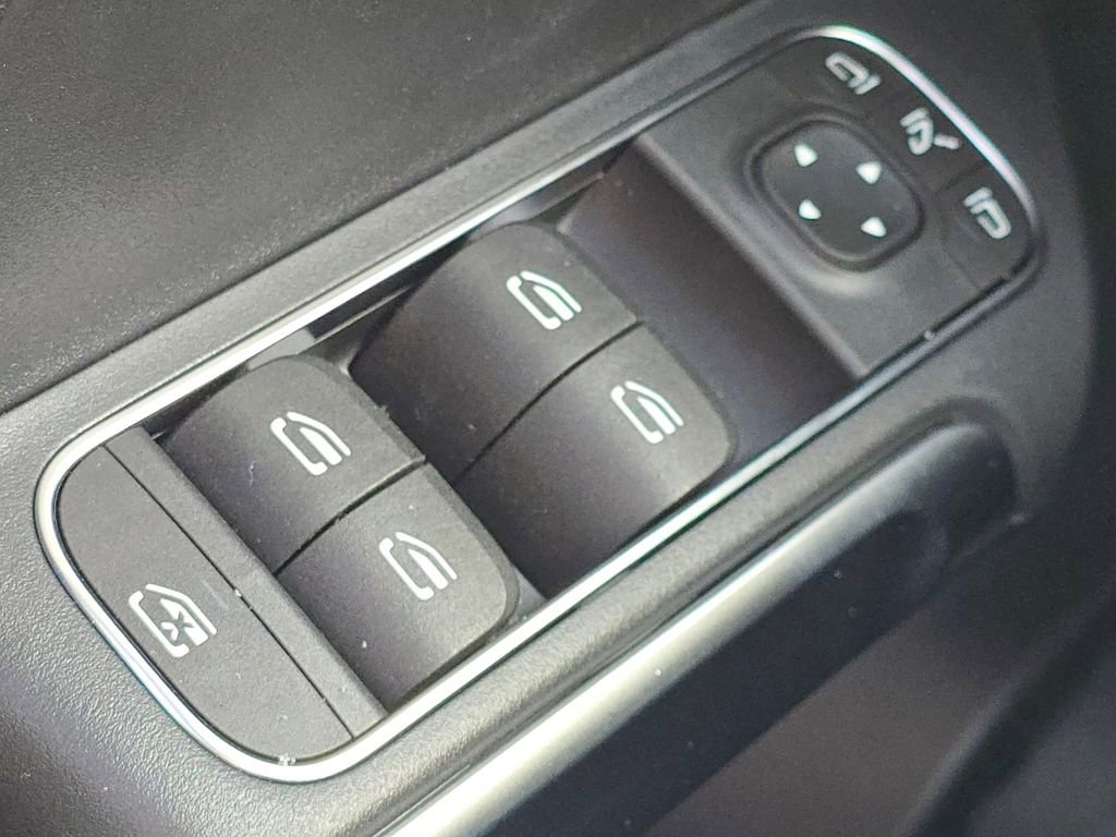 New 2026 Mercedes-Benz GLB 250 4MATIC image 27