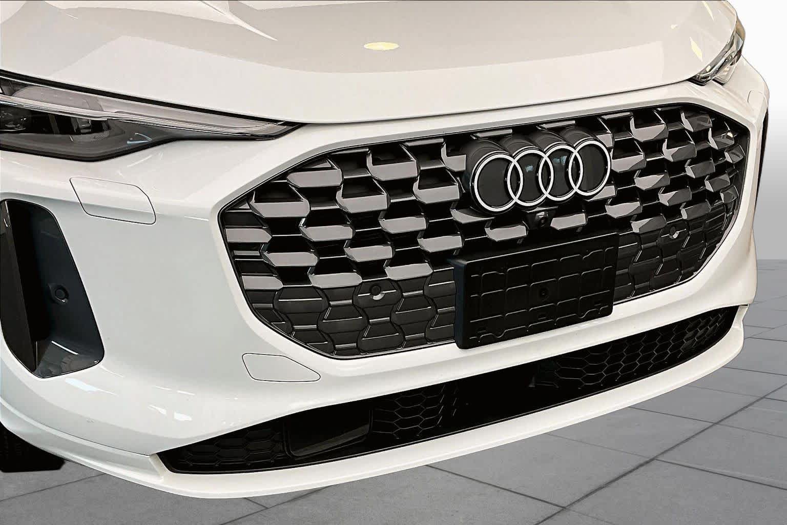 Used 2025 Audi Q5 Premium AWD/4WD image 32