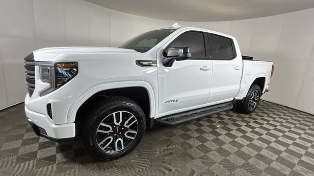 Used 2025 GMC Sierra 1500 AT4 w/ AT4 Premium Package AWD/4WD image 6
