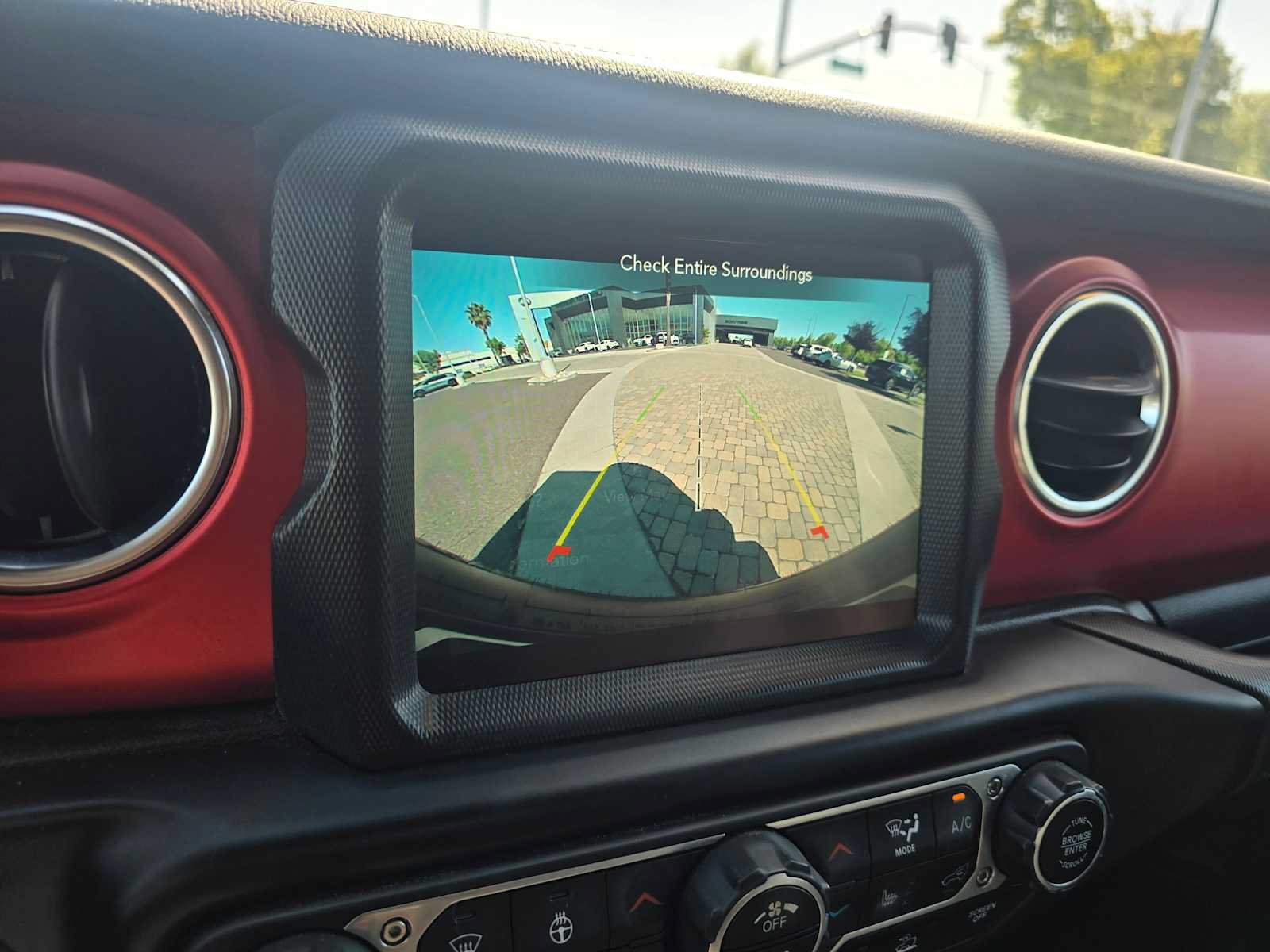 Used 2021 Jeep Wrangler Unlimited Rubicon AWD/4WD image 29