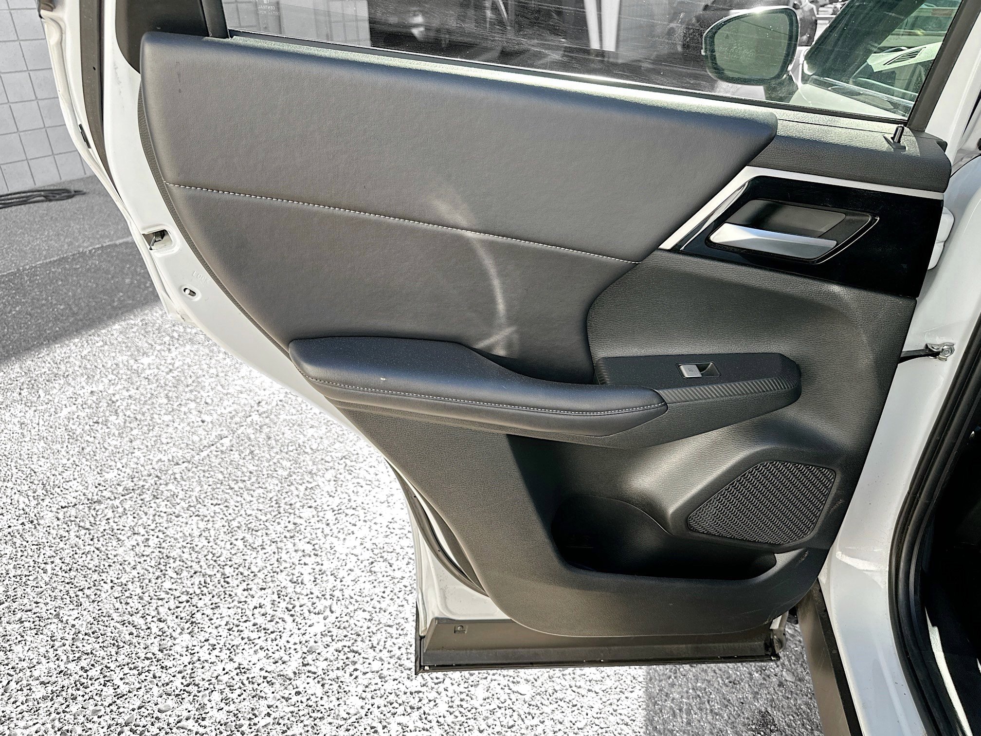 Used 2024 Mitsubishi Outlander SE image 25