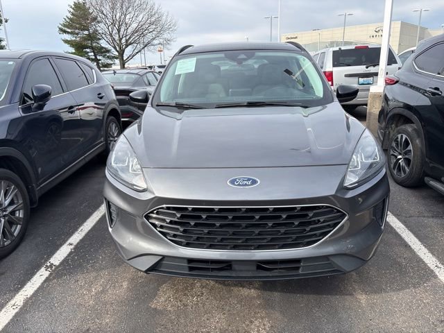 Used 2021 Ford Escape SE w/ SE Sport Appearance Package image 2