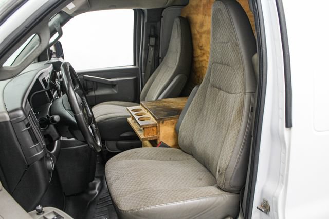 Used 2021 Chevrolet Express 3500 w/ Driver Convenience Package RWD image 21