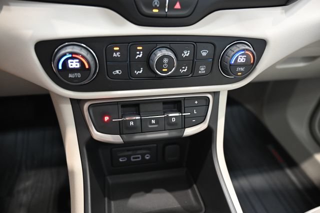 Used 2023 GMC Terrain Denali AWD/4WD image 17