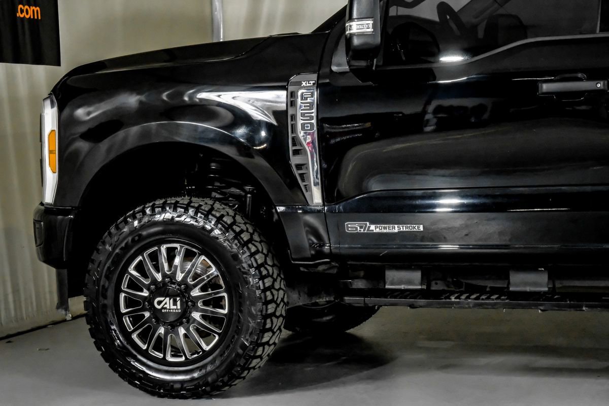 Used 2025 Ford F350 XLT image 13