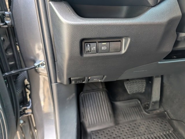 Used 2022 Toyota RAV4 XLE image 17