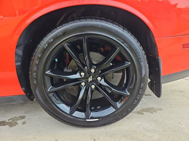 Used 2017 Dodge Challenger R/T w/ Blacktop Package image 30