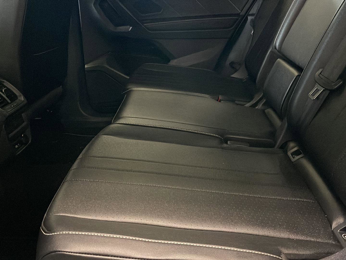 Used 2022 Volkswagen Tiguan SE AWD/4WD image 15