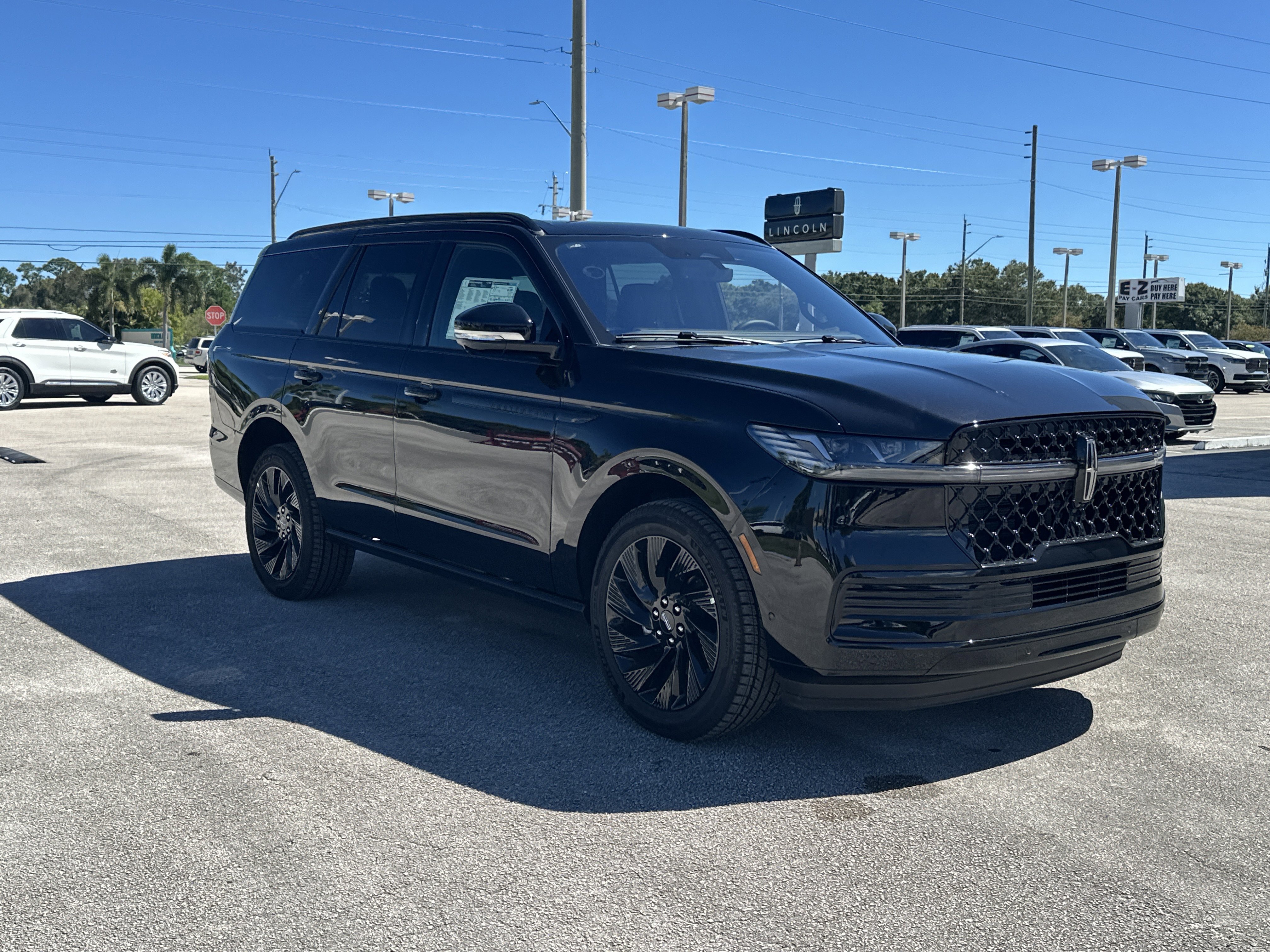 New 2025 Lincoln Navigator Reserve image 4