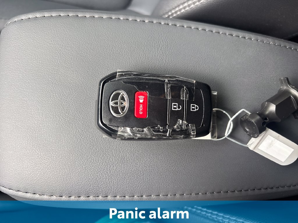 Used 2025 Toyota Corolla Cross XLE FWD image 26
