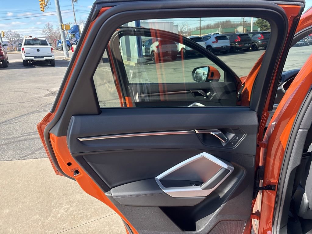 Used 2025 Audi Q3 2.0T Premium image 29