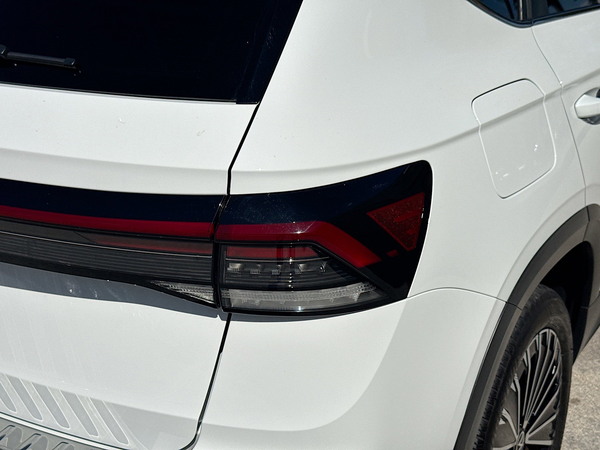 Used 2025 Volkswagen Taos SE image 29