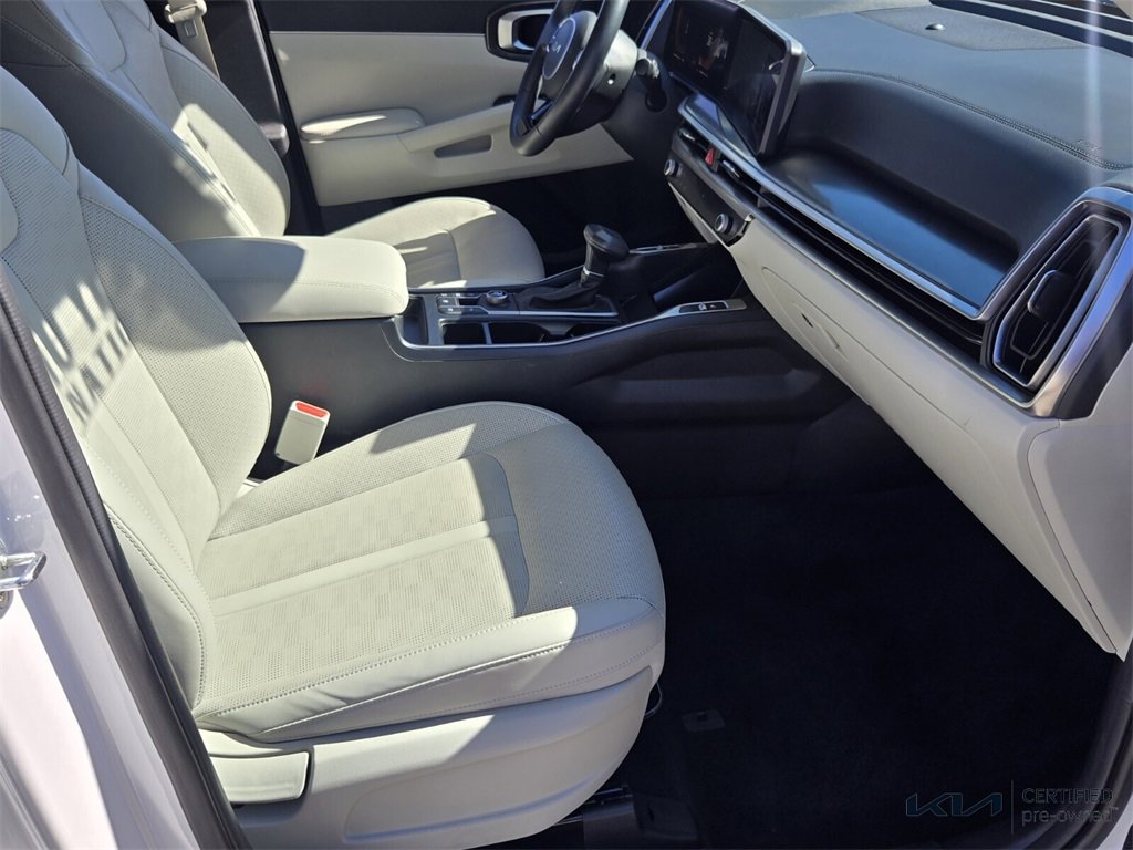 Used 2025 Kia Sorento S image 18