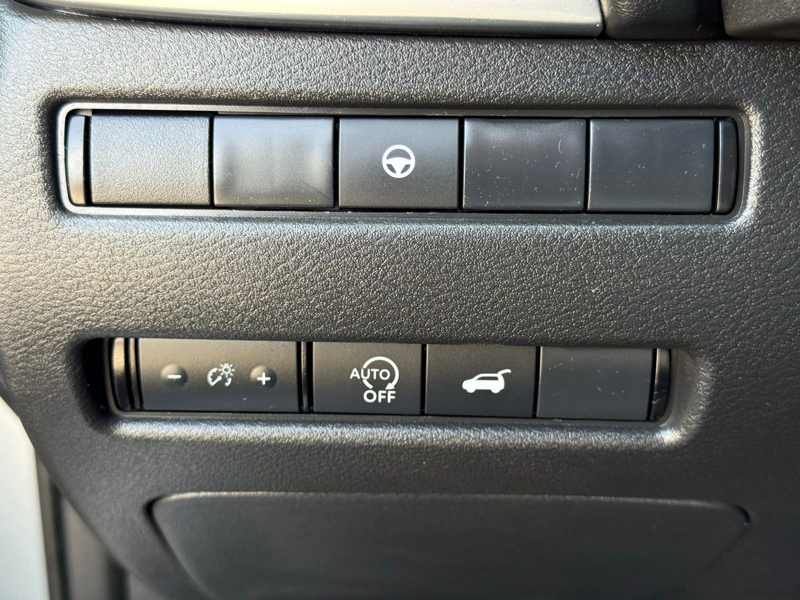 Used 2024 Nissan Rogue SV image 36