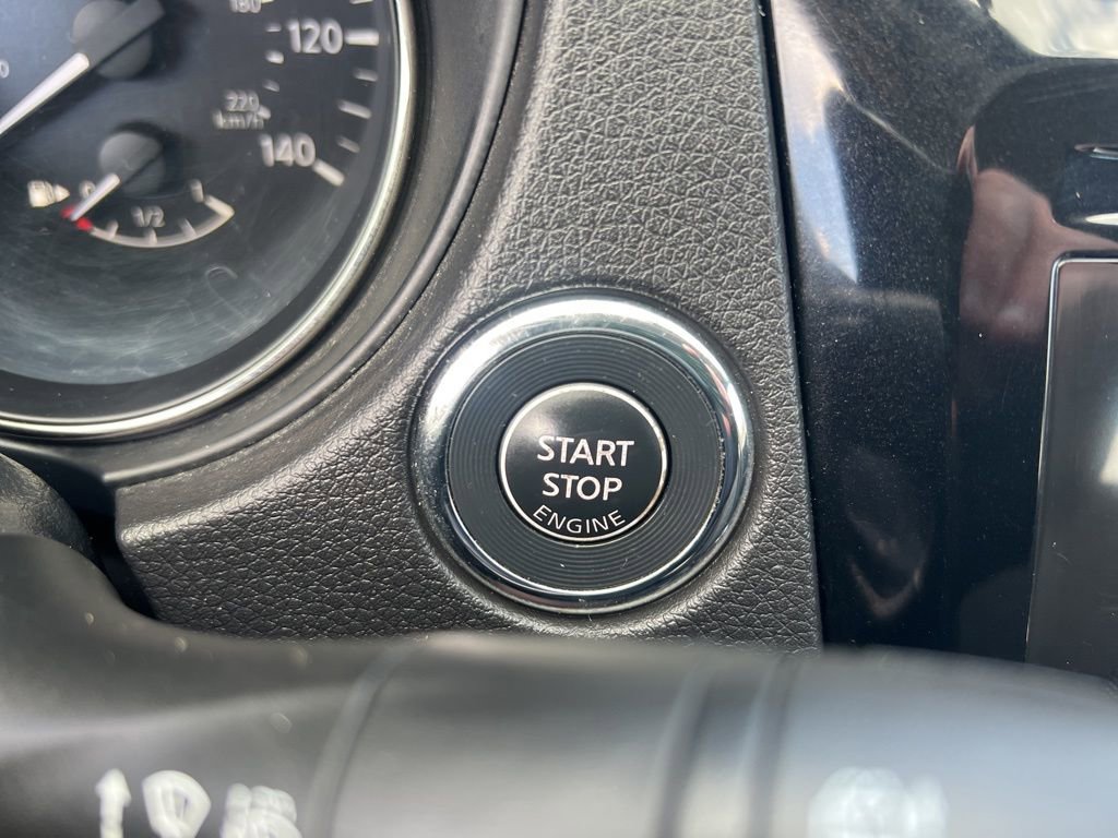 Used 2017 Nissan Rogue Sport SV w/ SV All-Weather Package AWD/4WD image 60