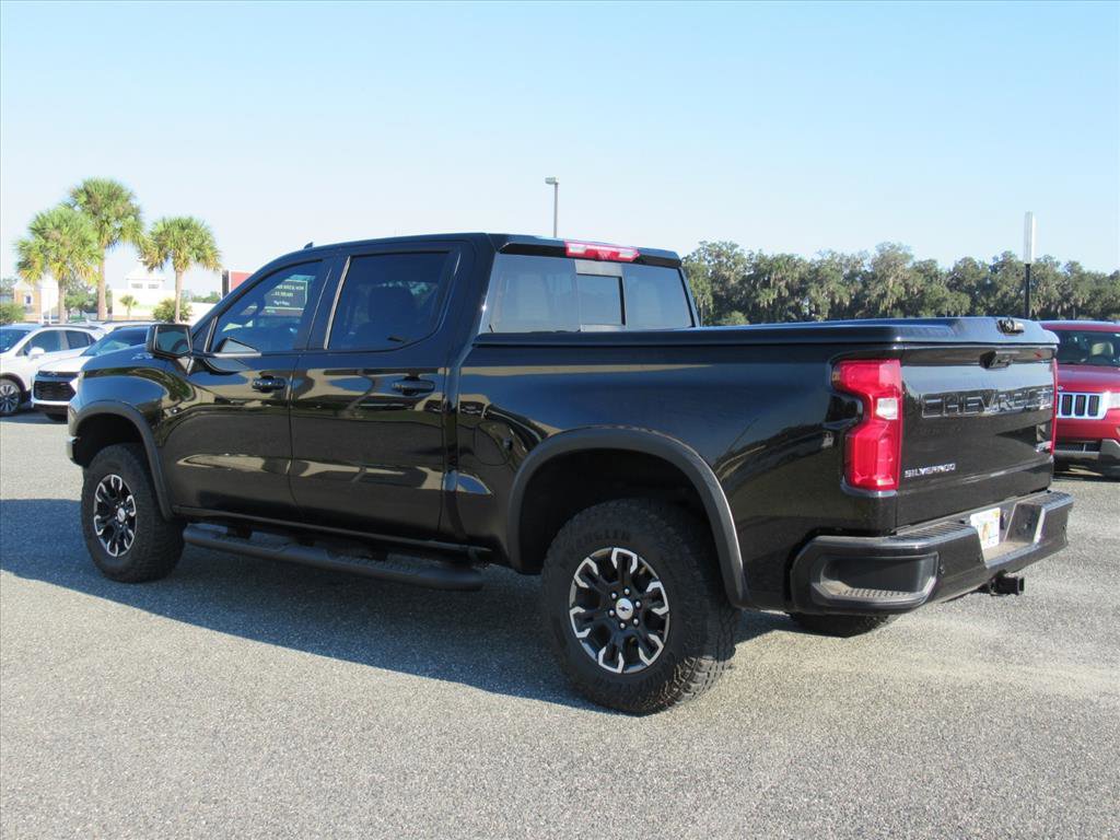 Used 2025 Chevrolet Silverado 1500 ZR2 w/ Technology Package image 4