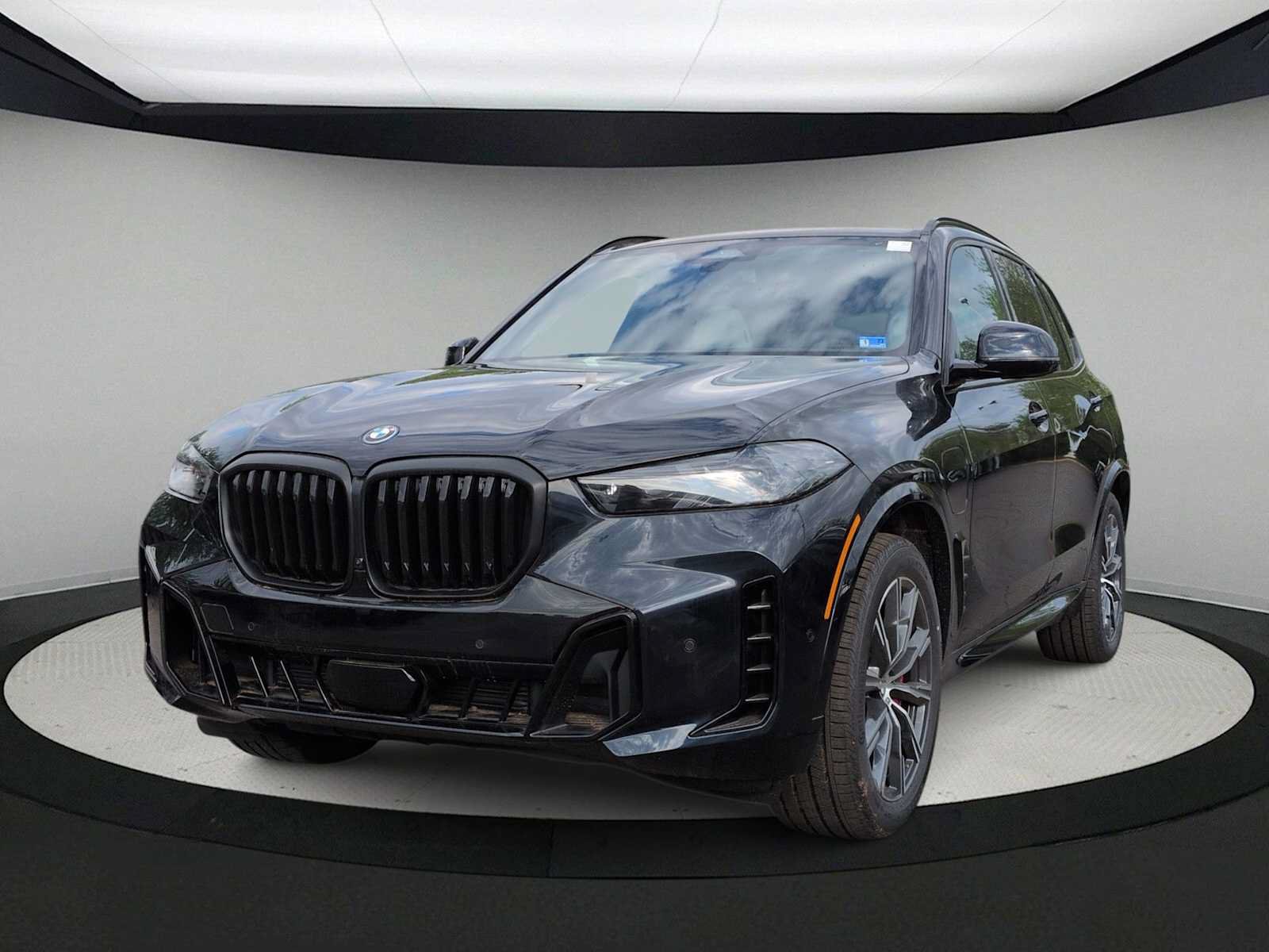 Used 2026 BMW X5 xDrive50e w/ M Sport Package AWD/4WD image 4
