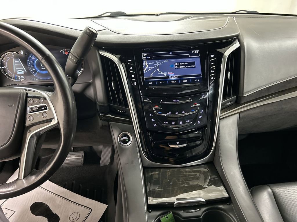 Used 2020 Cadillac Escalade Platinum AWD/4WD image 18