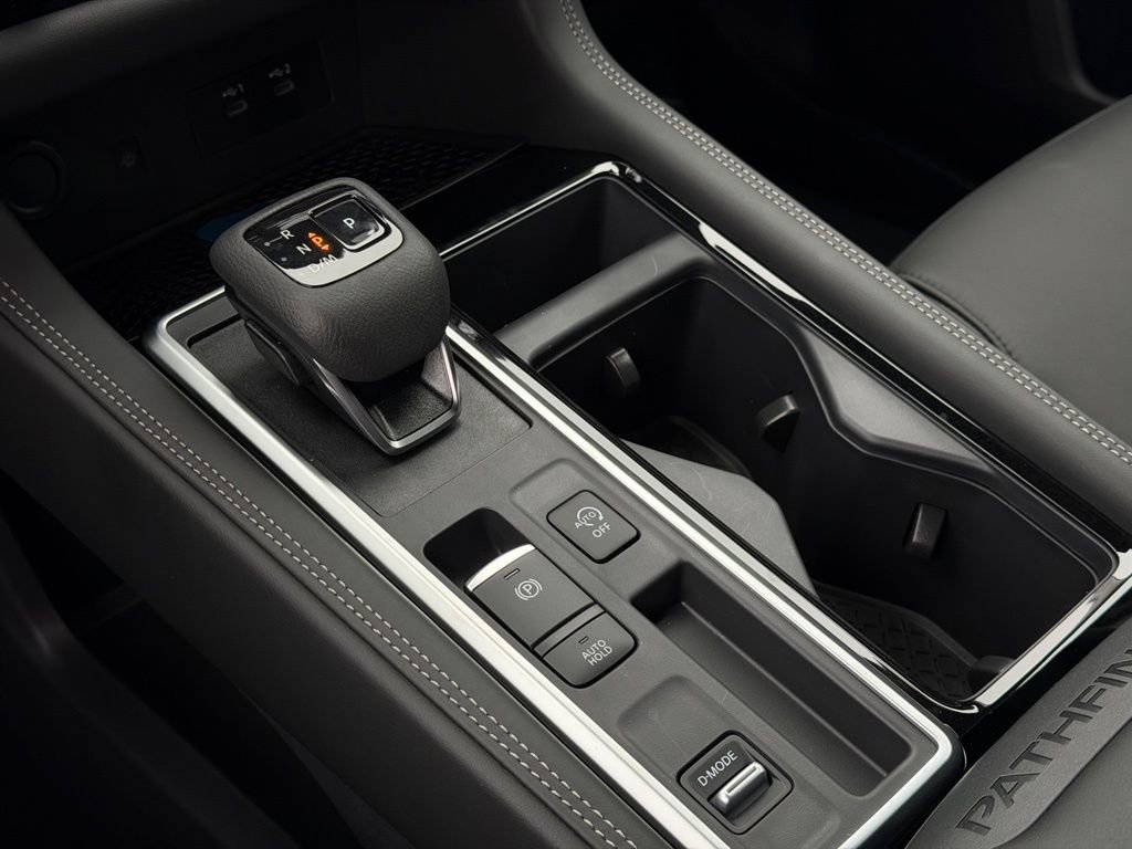 New 2026 Nissan Pathfinder Platinum image 32