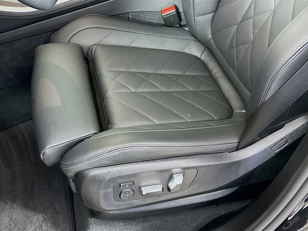 Used 2025 BMW X5 xDrive40i w/ Premium Package image 26