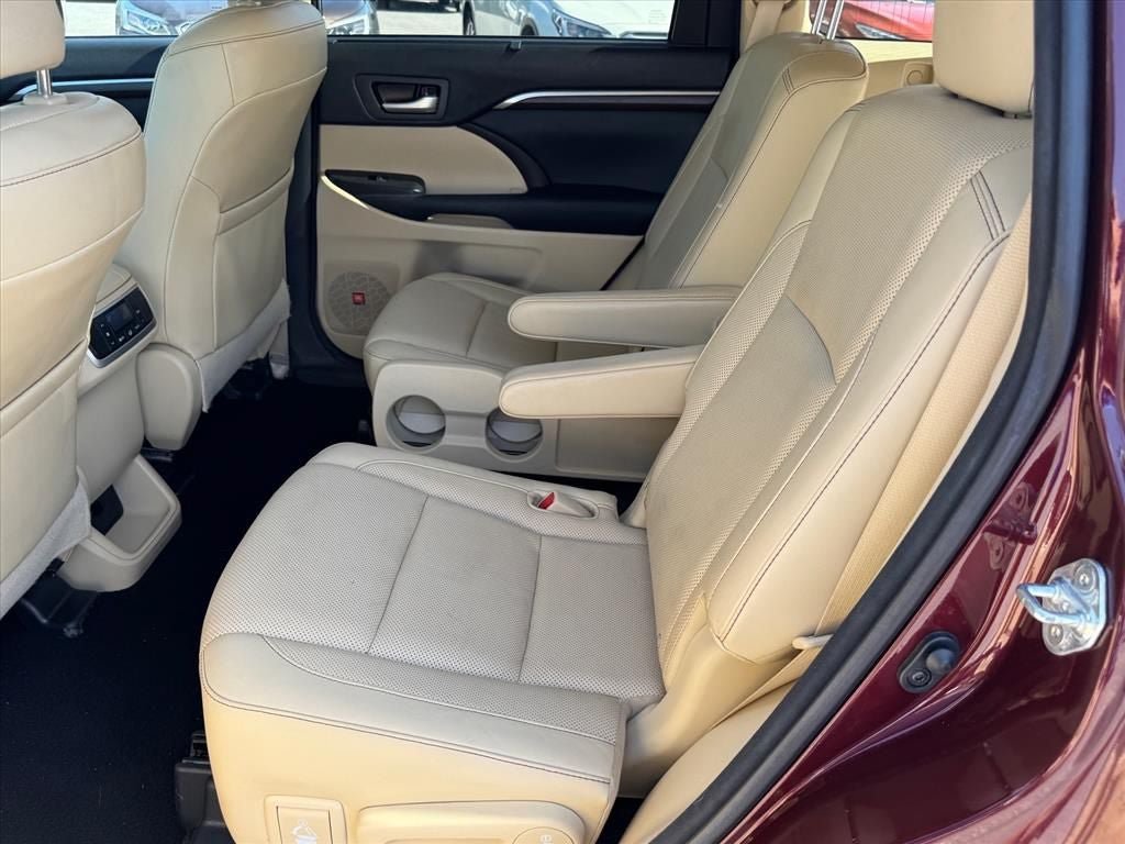 Used 2016 Toyota Highlander Limited AWD/4WD image 10