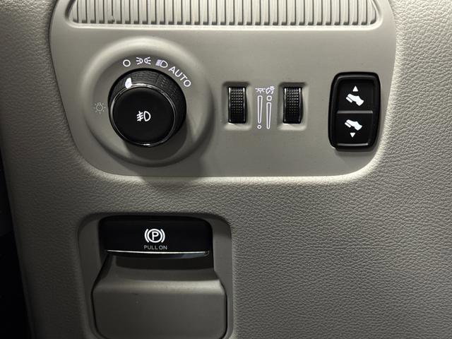 Used 2024 Jeep Wagoneer L Series II w/ Convenience Group I image 25