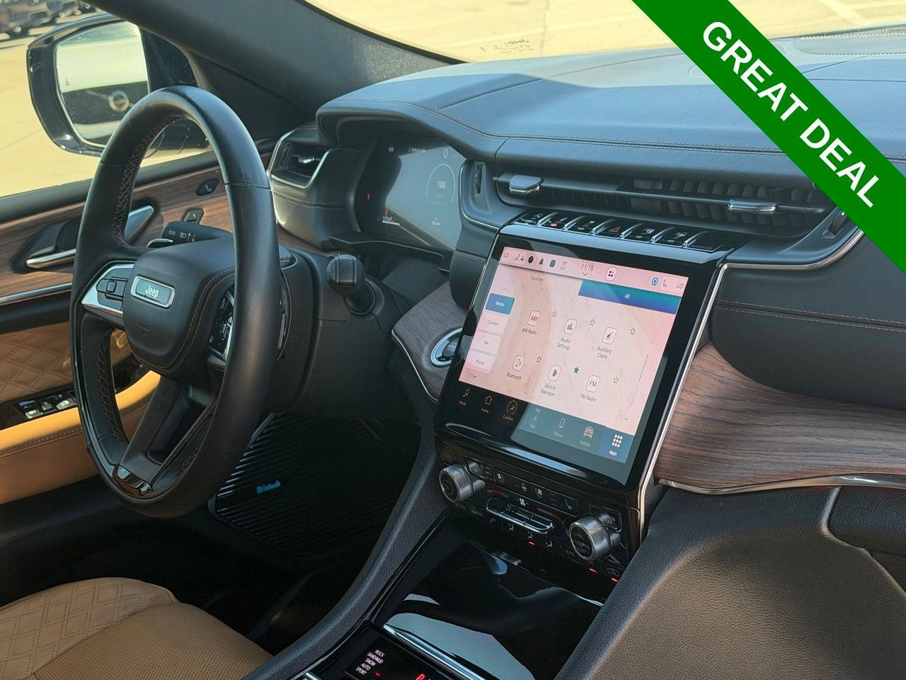 Used 2023 Jeep Grand Cherokee Summit w/ Luxury Tech Group V AWD/4WD image 42