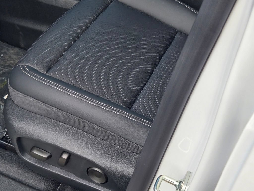 New 2027 GMC Terrain Elevation w/ Elevation Premium Package FWD image 8