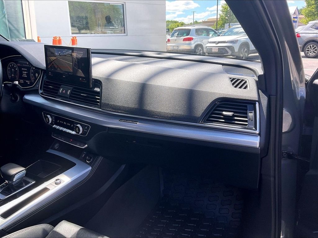 Used 2024 Audi Q5 2.0T Premium Plus w/ Premium Plus Package AWD/4WD image 13