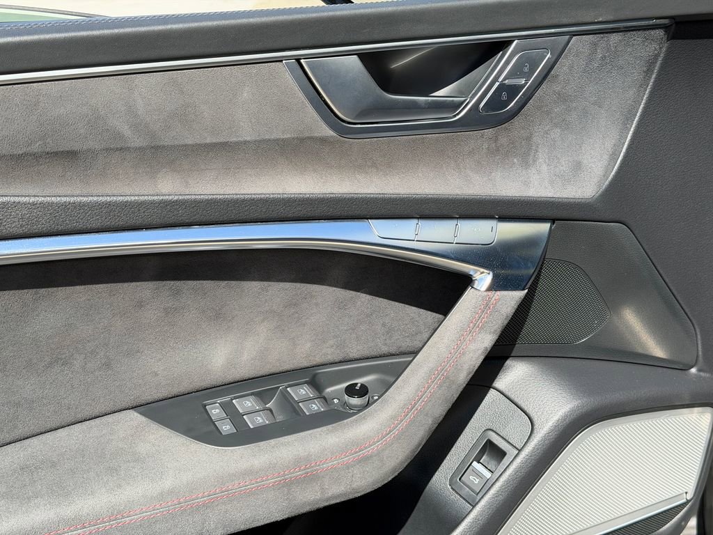 Used 2025 Audi RS 7 Performance image 13