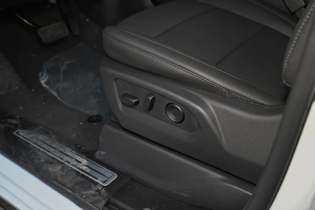 New 2026 Chevrolet Silverado 3500 LTZ w/ LTZ Premium Package image 22