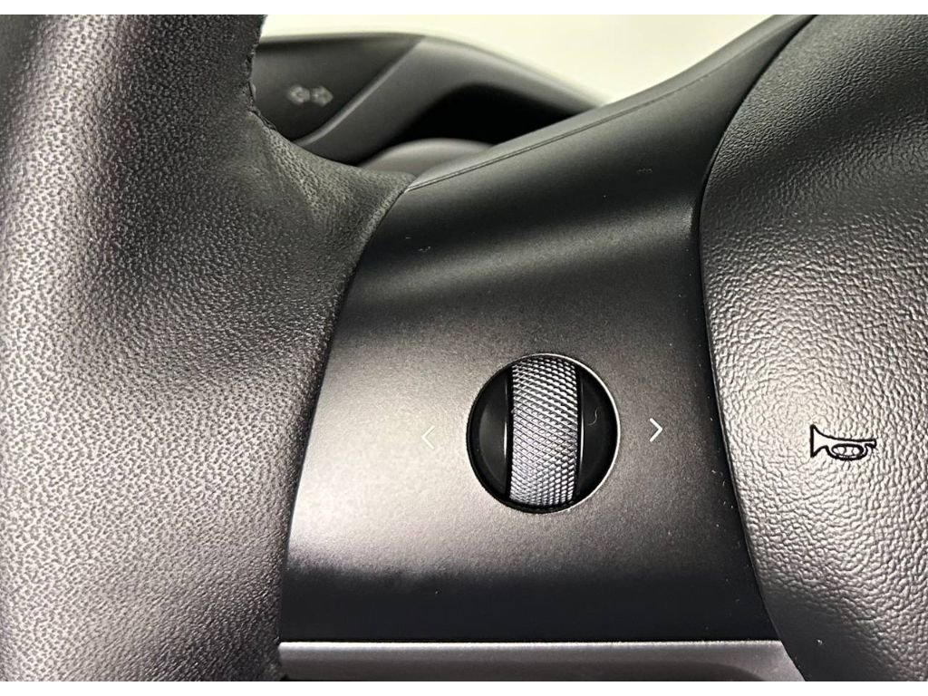 Used 2022 Tesla Model Y Long Range image 24