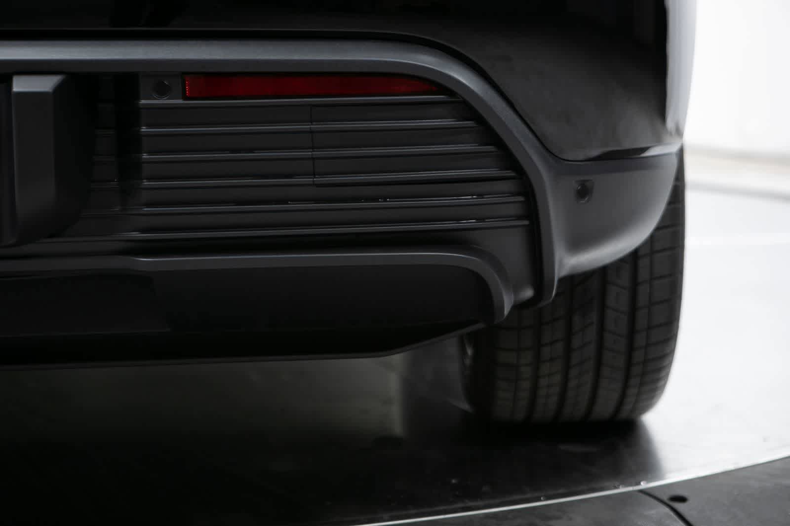 New 2026 Porsche Macan Electric RWD image 20