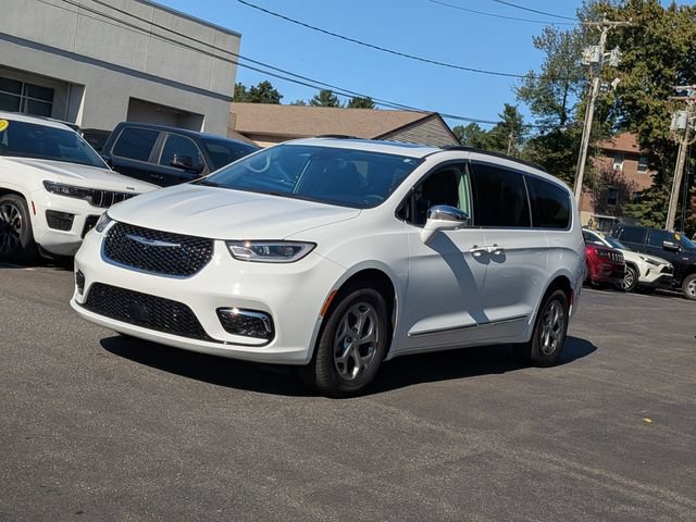 Certified 2022 Chrysler Pacifica Limited AWD/4WD image 7